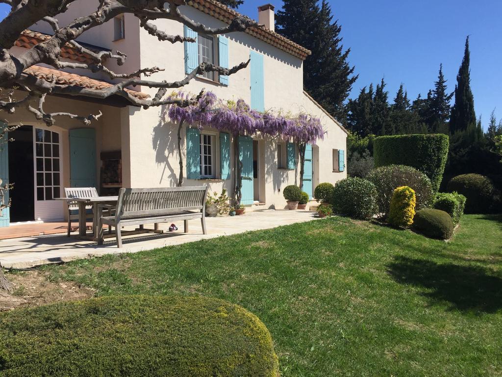 Le Mas Des Lauriers Bed & Breakfast Paradou Dış mekan fotoğraf