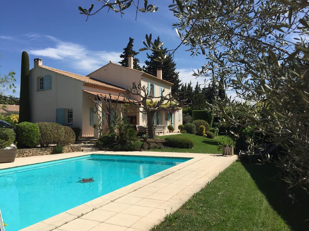Le Mas Des Lauriers Bed & Breakfast Paradou Dış mekan fotoğraf